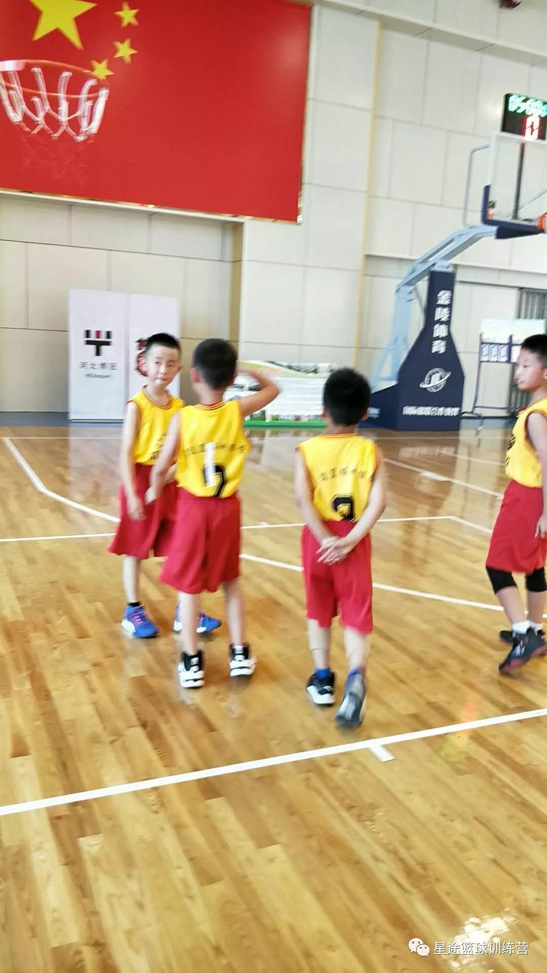 信阳冠军篮球训练营_信阳篮球班_河南信阳篮球训练营