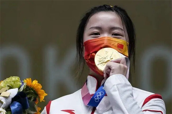 历届中国女子举重冠军金牌_2021举重金牌获得者女_金牌历届举重女子冠军中国是谁