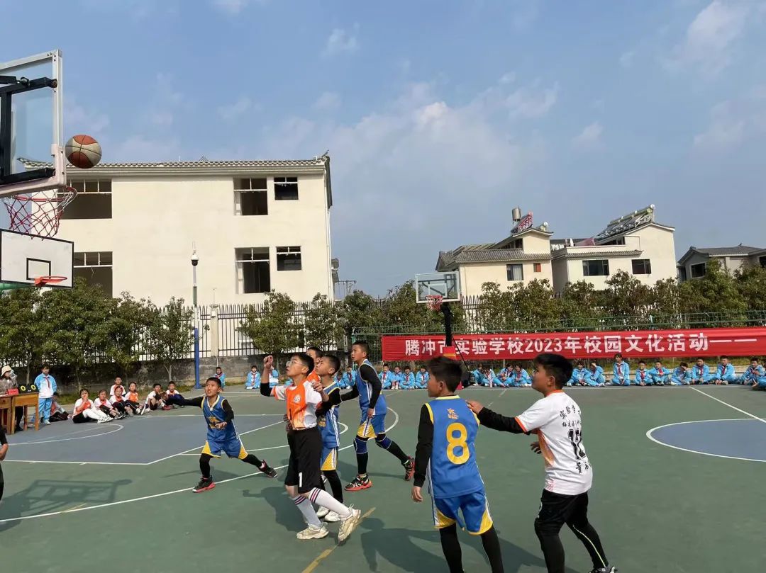 篮球规则里场外援助是什么_篮球场外救球算不算犯规_篮球比赛外援上场规则