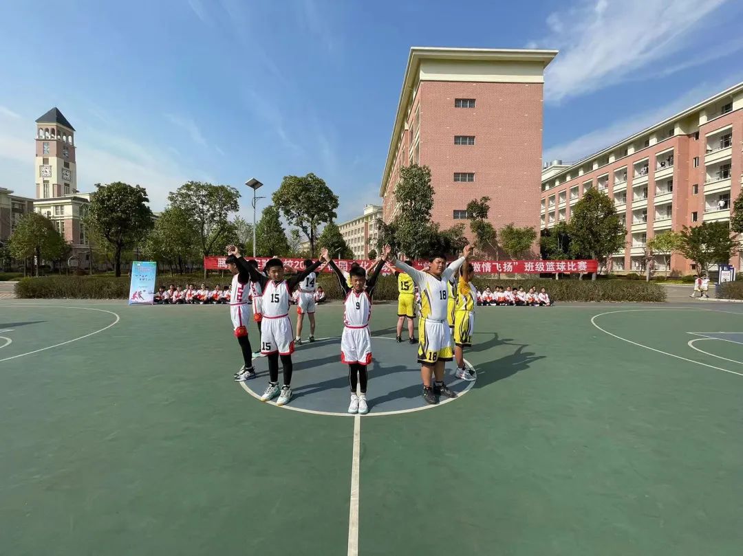篮球场外救球算不算犯规_篮球规则里场外援助是什么_篮球比赛外援上场规则