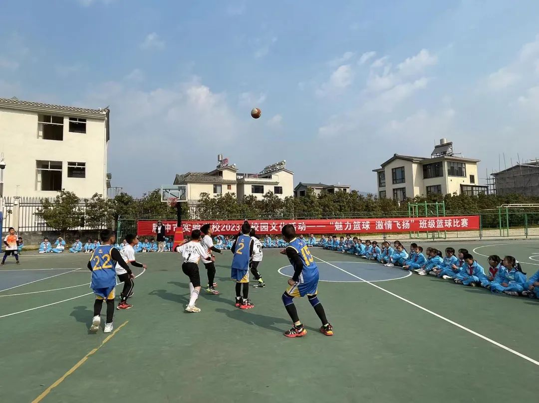 篮球规则里场外援助是什么_篮球比赛外援上场规则_篮球场外救球算不算犯规