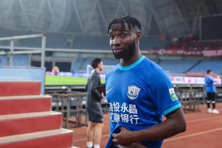 足球杯赛事_历届足球杯_中国足球历史性的进了世界杯