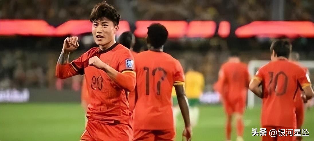 中国足球历史性的进了世界杯_足球杯赛事_足球杯视频