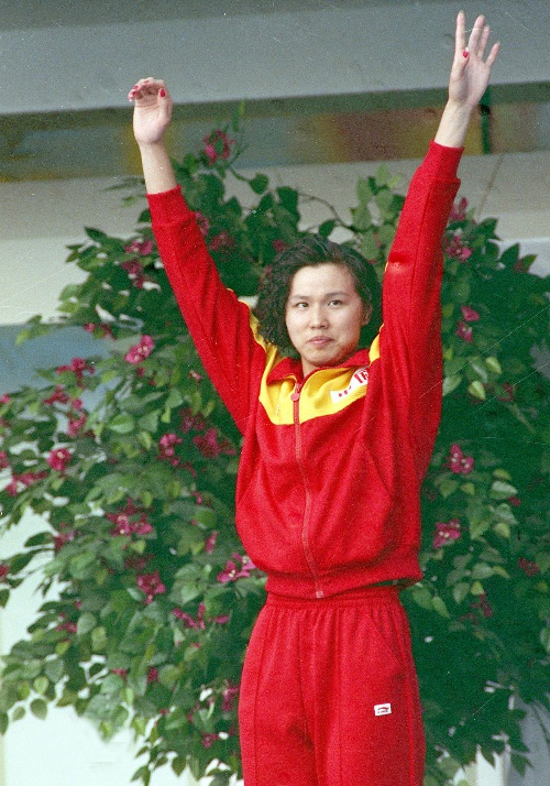 游泳冠军几岁退役女生最多_退役游泳冠军女生是谁_退役的游泳冠军