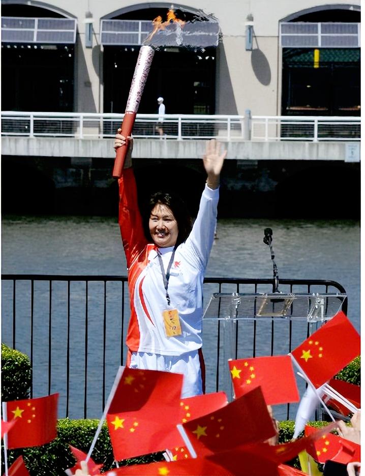 退役的游泳冠军_退役游泳冠军女生是谁_游泳冠军几岁退役女生最多