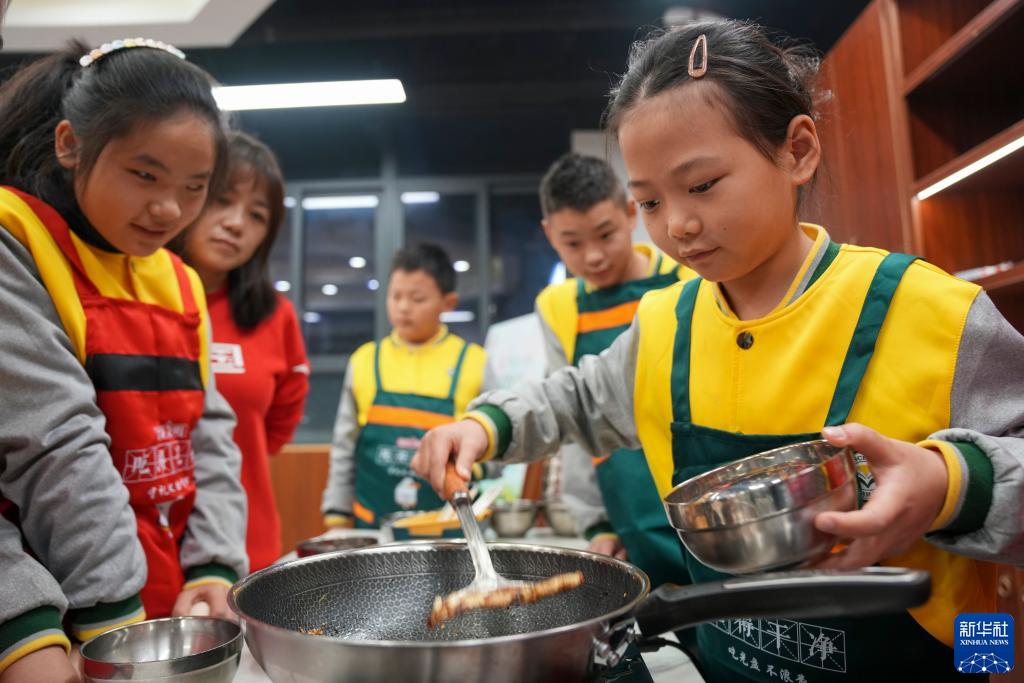 教学生生活技能的句子_学生生活技能教学_学校生活技能教育的内容是什么