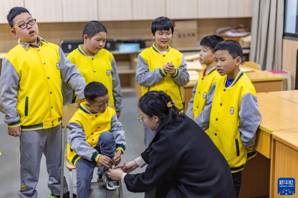 学校生活技能教育的内容是什么_教学生生活技能的句子_学生生活技能教学