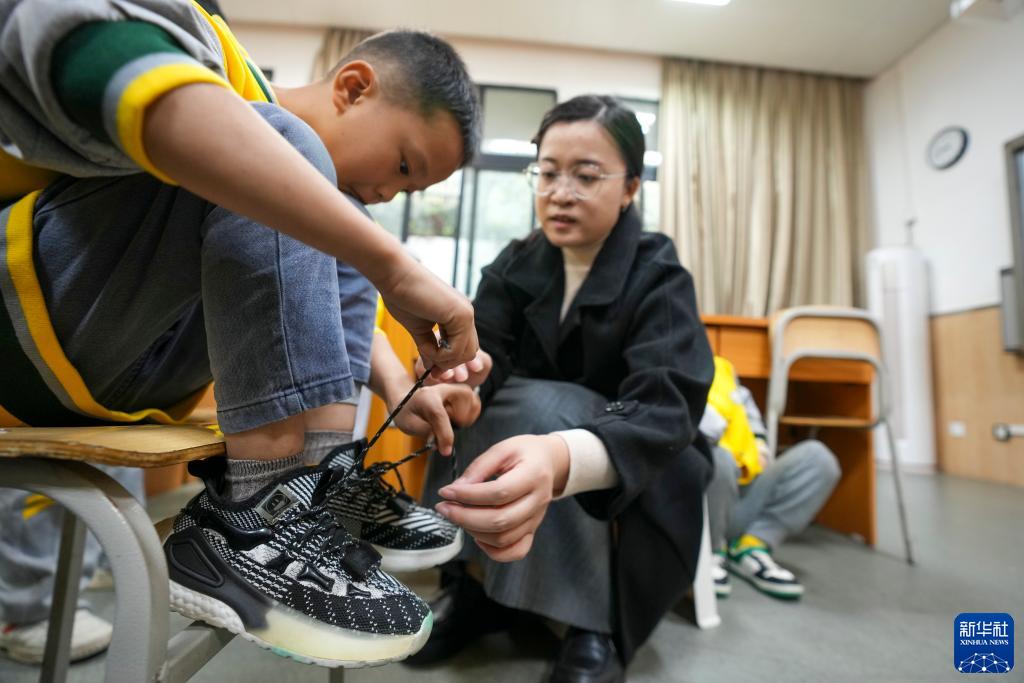 教学生生活技能的句子_学校生活技能教育的内容是什么_学生生活技能教学