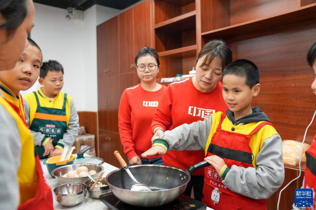 学校生活技能教育的内容是什么_教学生生活技能的句子_学生生活技能教学